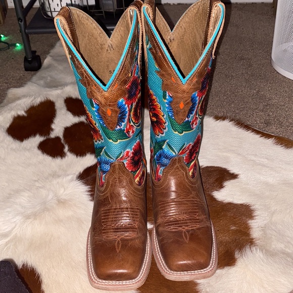 Ariat floral square toe boots - Picture 4 of 8